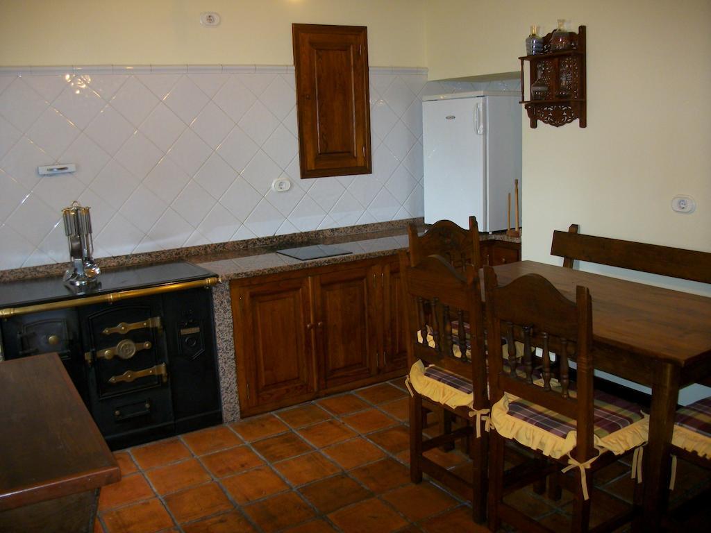 Casa De Aldea Los Glayus Luarca Quarto foto